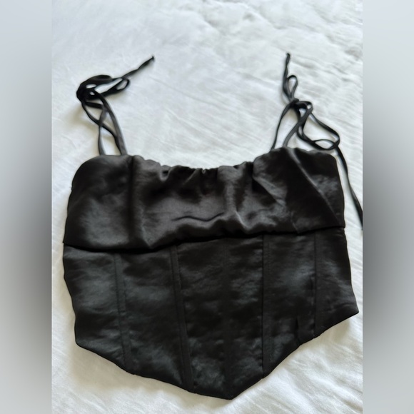 Black top - Picture 2 of 5